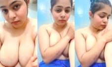 Desi Girl Shows her Big Boobs