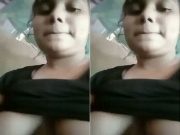 Desi Girl Showing her Big boobs